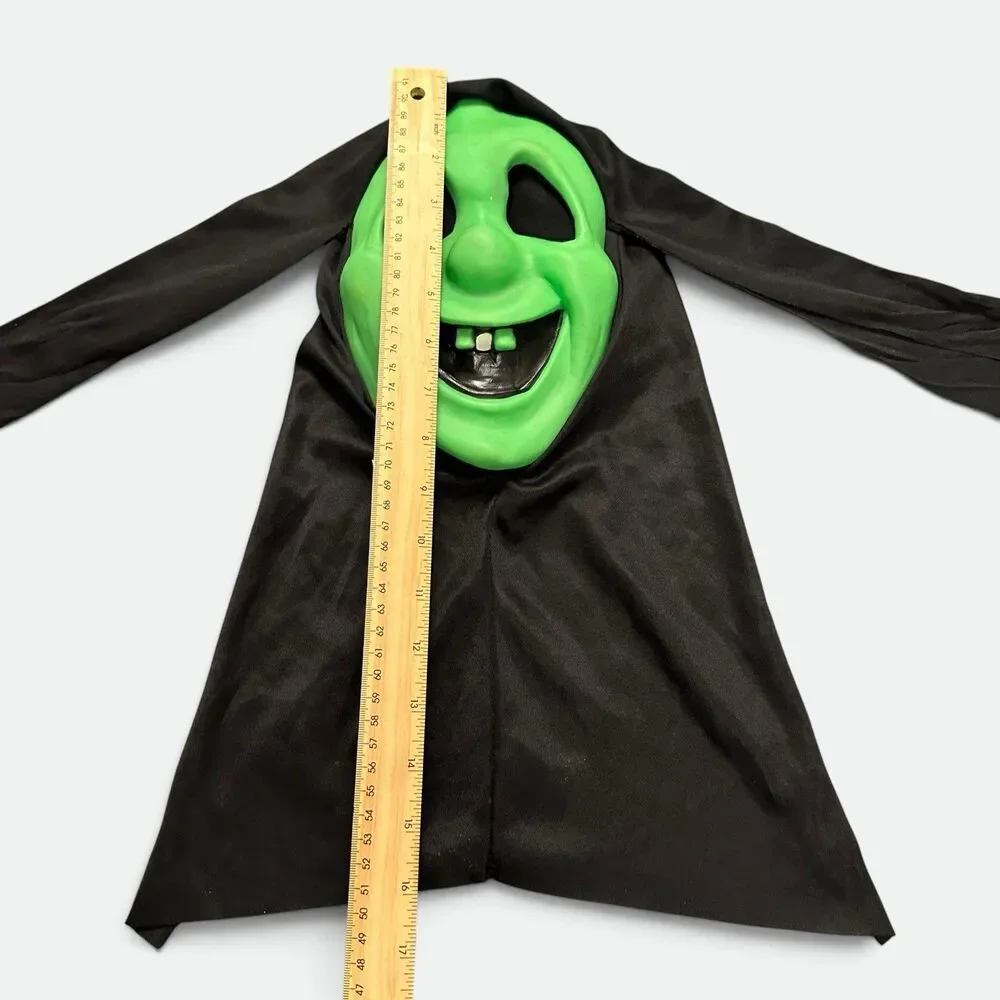 Fun World vintage mask